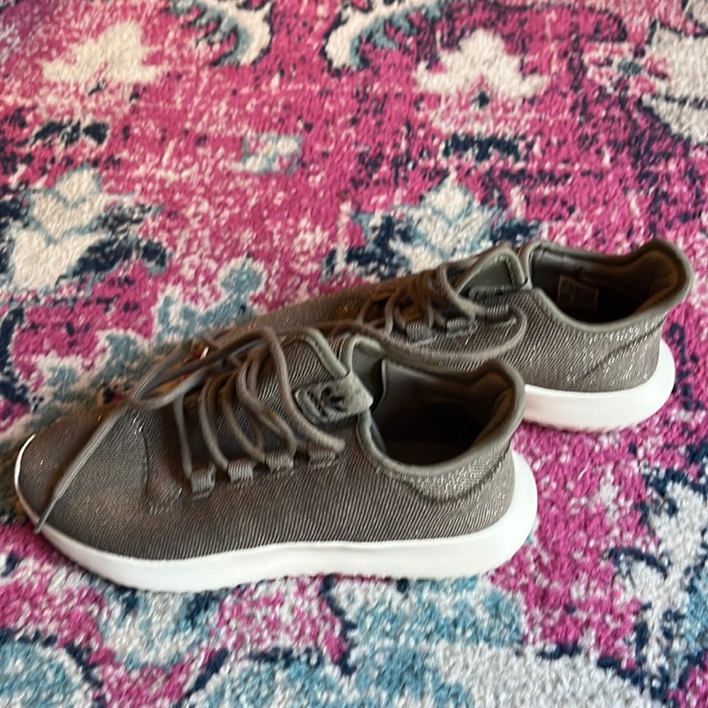 Stylish Women's Sneakers in Kahki Green
